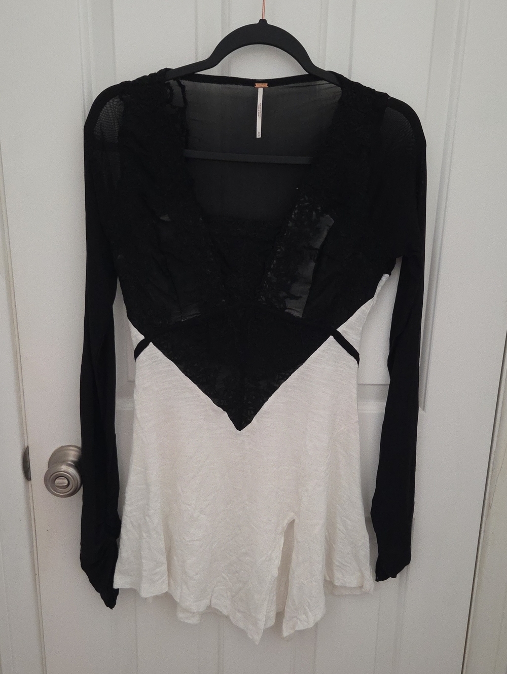 Free People Long Sleeve Black & White V-Neck Women's Top